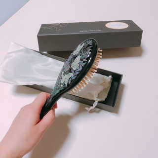 Antique Alive  두피마사지 원목 나전칠기 헤어브러쉬 — 5점을 준 리뷰어가 2018년 7월 올린 사용 사진