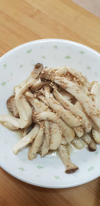 뜰아채유통 춘천닭갈비덮밥소스와 머쉬마루 버섯 — 5점을 준 리뷰어가 2018년 10월 올린 사용 사진