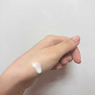 Dr.메디션 본래의 피부로 되돌려주는 리턴미백에센스 — 4.5점을 준 리뷰어가 2018년 9월 올린 사용 사진