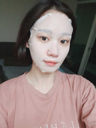 땡큐파머 미라클 에이지 리페어 코튼마스크 — 5점을 준 리뷰어가 2019년 7월 올린 사용 사진
