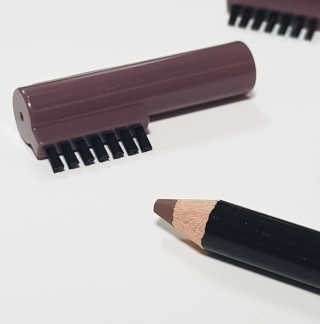 림멜 프로페셔널 아이브로우 펜슬 1+1 — 5점을 준 리뷰어가 2019년 11월 올린 사용 사진