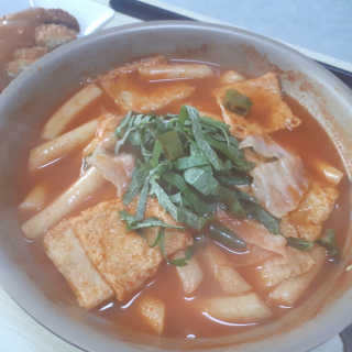 [홍코너떡볶이]옛날떡볶이 인기맛 4팩세트 — 5점을 준 리뷰어가 2019년 10월 올린 사용 사진