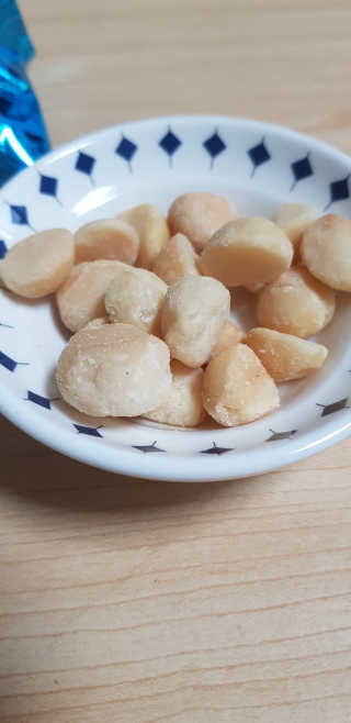 마우나로아 드라이 씨솔트 마카다미아 캔 127G — 5점을 준 리뷰어가 2019년 9월 올린 사용 사진