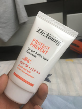 닥터영 유브이 컷 앤 울트라 라이트 썬크림 SPF50+ PA++ 50ml — 4.5점을 준 리뷰어가 2016년 7월 올린 사용 사진