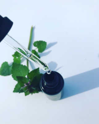 프렌 코우 리 폴리 (FranChouliPom Nourishing Facial Serum) — 4.5점을 준 리뷰어가 2018년 5월 올린 사용 사진