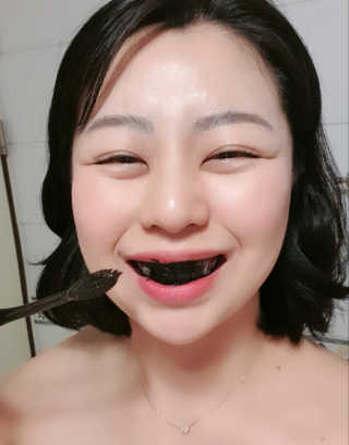 the naked object 디블랙팩치약 디블랙칫솔 세트 — 5점을 준 리뷰어가 2019년 6월 올린 사용 사진