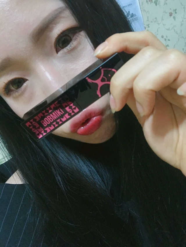 밥미키 샤이닝 모먼트 립스틱 리뷰 사진