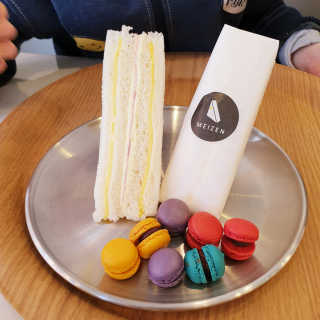 메이젠 인천논현점 [메이젠_논현]샌드위치 4개,소금커피,밀크티,마카롱 — 5점을 준 리뷰어가 2019년 4월 올린 사용 사진