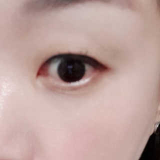 우드버리 1.5mm 스키니 젤 아이라이너 — 5점을 준 리뷰어가 2019년 5월 올린 사용 사진