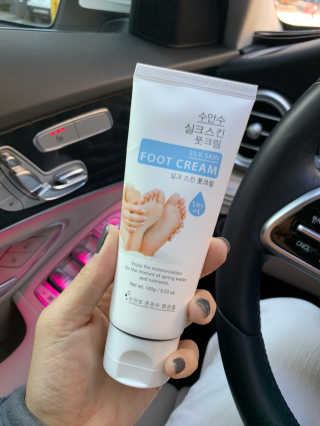 (주)에네스티 에네스티 수안수 실크스킨 풋크림 1+1 — 4점을 준 리뷰어가 2019년 11월 올린 사용 사진