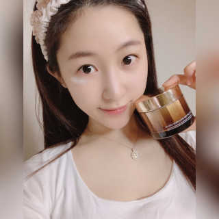 프리미어룩 실크 리프팅 아이 앤 넥 크림 — 5점을 준 리뷰어가 2019년 11월 올린 사용 사진