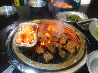 [두툼갈비] 두툼갈비 2인분 + 매콤치즈버섯 set — 5점을 준 리뷰어가 2018년 10월 올린 사용 사진