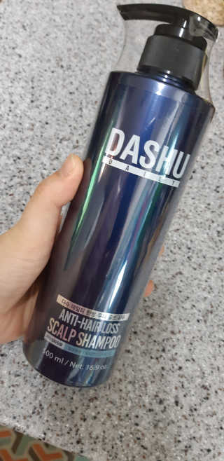 다슈코리아 다슈 단백질 한방 두피 골드 샴푸 500ml +샴푸브러쉬 — 5점을 준 리뷰어가 2019년 10월 올린 사용 사진