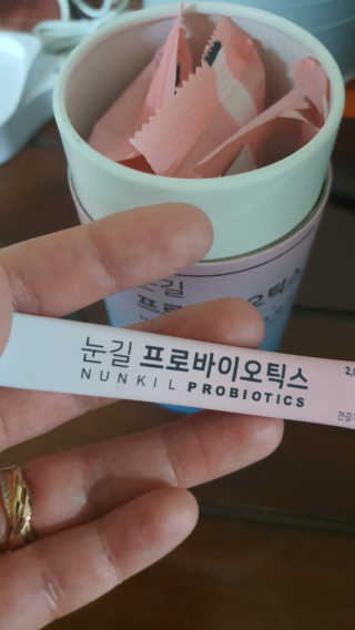 눈길 프로바이오틱스 눈길 콜라겐 프로바이오틱스 — 5점을 준 리뷰어가 2019년 11월 올린 사용 사진