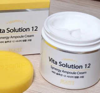 지고트 비타솔루션12 시너지 앰플 크림 100ml — 3.5점을 준 리뷰어가 2019년 7월 올린 사용 사진