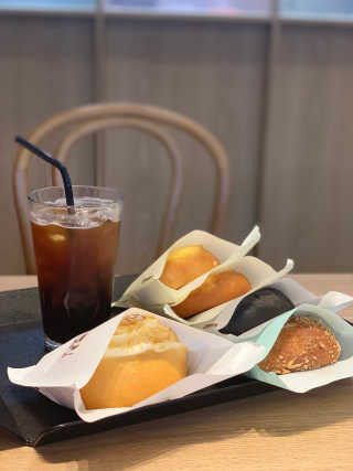 삼송빵집 부천점 [삼송빵집 부천역사점]삼송빵집 특별세트 — 4.5점을 준 리뷰어가 2019년 10월 올린 사용 사진
