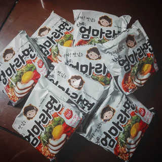 라면 그대로가 제일 맛있는 더엄마라면 — 5점을 준 리뷰어가 2019년 7월 올린 사용 사진