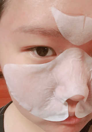 23years old 에어레이닉 포어 마스크 — 4.5점을 준 리뷰어가 2018년 5월 올린 사용 사진