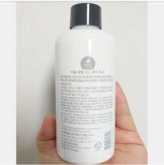 이솔화장품 이솔 세범 리스 포어 토너 200ml — 5점을 준 리뷰어가 2018년 8월 올린 사용 사진