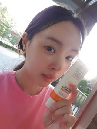 클레어테라피 프로-캄 비타 선크림 — 3점을 준 리뷰어가 2019년 4월 올린 사용 사진