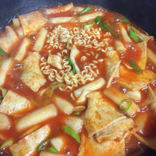 홍대미미네국물떡볶이 [홍대미미네]오리지널 국물 떡볶이4팩 + 라면사리 — 5점을 준 리뷰어가 2019년 4월 올린 사용 사진