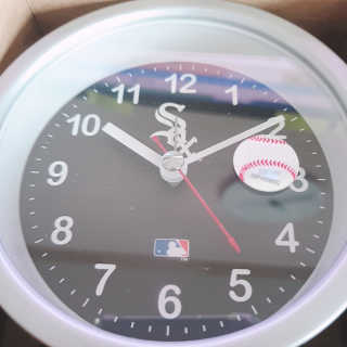 MLB WATCH n LEISURE MLB 아날로그 디자인 탁상시계 8종 — 5점을 준 리뷰어가 2020년 1월 올린 사용 사진