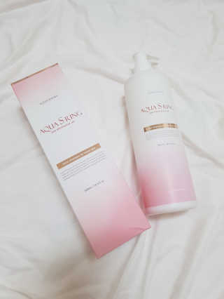 아쿠아큐링 아쿠아S링 퓨어리프레싱 헤어케어 500ml — 5점을 준 리뷰어가 2018년 8월 올린 사용 사진