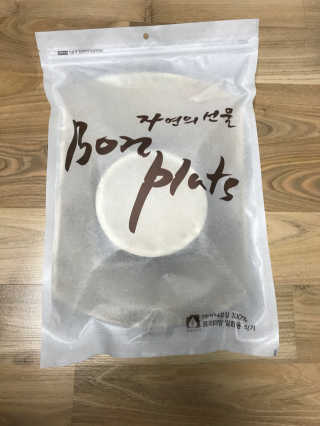 본플라 친환경 야자나무잎 접시 — 4.33점을 준 리뷰어가 2018년 8월 올린 사용 사진