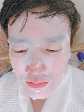 픽스앤톡스 글루타치온 랩핑 마스크 4매  +  필링패드2 매 — 5점을 준 리뷰어가 2018년 4월 올린 사용 사진