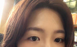 [블랙루즈] 펄블리 아이 글리터 4종 중 택 1 — 5점을 준 리뷰어가 2019년 8월 올린 사용 사진