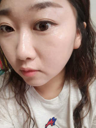 우드버리 1.5mm 스키니 젤 아이라이너 — 5점을 준 리뷰어가 2019년 5월 올린 사용 사진