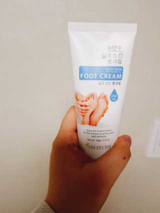 (주)에네스티 에네스티 수안수 실크스킨 풋크림 1+1 — 5점을 준 리뷰어가 2019년 12월 올린 사용 사진