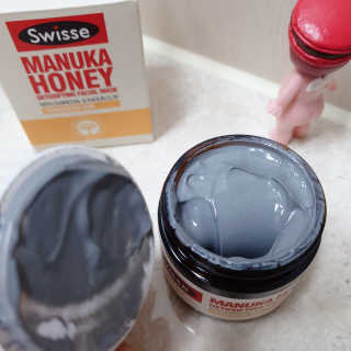SWISSE 스위스 마누카 허니 디톡시파잉 페이셜 마스크 — 5점을 준 리뷰어가 2020년 1월 올린 사용 사진