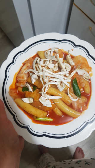[홍코너떡볶이]옛날떡볶이 인기맛 4팩세트 — 5점을 준 리뷰어가 2019년 11월 올린 사용 사진
