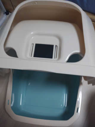[펫토리아] BEST 한큐뚝딱 고양이 후드형 화장실 — 4.5점을 준 리뷰어가 2019년 1월 올린 사용 사진