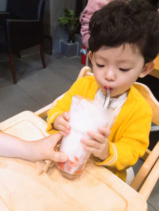 에코앤드] 환경을 생각한 스테인레스 빨대[직선,밴딩] — 5점을 준 리뷰어가 2019년 5월 올린 사용 사진