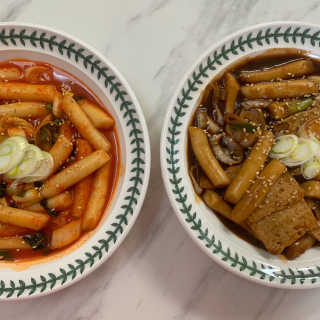 잠실맛집,홍코너떡볶이가우리집에[옛날맛,짜장맛옵션] — 3점을 준 리뷰어가 2019년 12월 올린 사용 사진