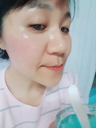 카오리온코스메틱스 피스워터 아쿠아 드롭 겔 나이트 마스크 — 5점을 준 리뷰어가 2019년 4월 올린 사용 사진