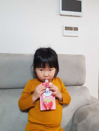 데르뜨 떠먹는 과일 3종, 짜먹는 과일 2종 총 10개 체험 — 5점을 준 리뷰어가 2020년 3월 올린 사용 사진