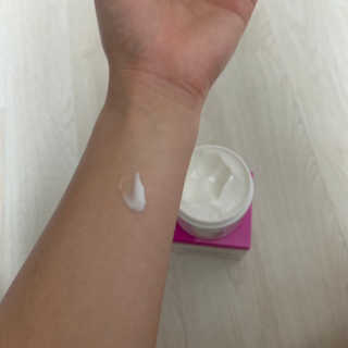 지고트 비타솔루션12 브라이트닝 앰플 크림 100ml — 3점을 준 리뷰어가 2019년 6월 올린 사용 사진