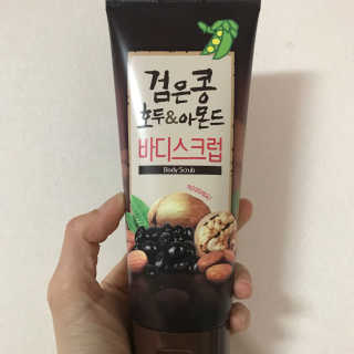 정글트리 검은콩 호두 아몬드 바디스크럽 — 4.67점을 준 리뷰어가 2018년 3월 올린 사용 사진