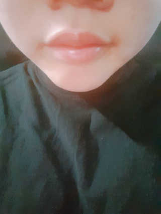 테라다이아 립 메이트 오일 — 4.67점을 준 리뷰어가 2018년 6월 올린 사용 사진