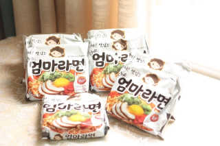 라면 그대로가 제일 맛있는 더엄마라면 — 5점을 준 리뷰어가 2019년 7월 올린 사용 사진