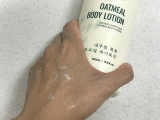 (주)에네스티 내추럴 촉촉  오트밀 바디로션 500ml — 4.5점을 준 리뷰어가 2019년 8월 올린 사용 사진