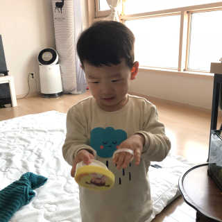아토팜 톡톡 페이셜 선팩트 SPF43 PA+++ — 4.83점을 준 리뷰어가 2018년 3월 올린 사용 사진