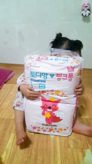 LG생활건강 토디앙 핑크퐁 팬티형 기저귀 — 3.67점을 준 리뷰어가 2017년 4월 올린 사용 사진