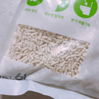 [펫토리아] BEST 고양이두부모래 6L 한삽뚝딱 — 4점을 준 리뷰어가 2019년 2월 올린 사용 사진