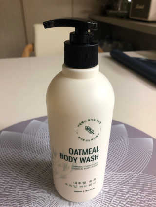 (주)에네스티 내추럴 촉촉  오트밀 바디워시 500ml — 5점을 준 리뷰어가 2019년 8월 올린 사용 사진
