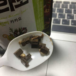 아우노그라노 오리지날, 진짜 베리, 진짜 카카오 — 3.67점을 준 리뷰어가 2018년 3월 올린 사용 사진