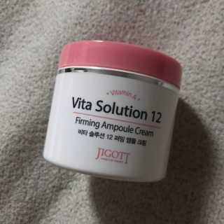 지고트 비타솔루션12 퍼밍 앰플 크림 100ml — 5점을 준 리뷰어가 2019년 6월 올린 사용 사진